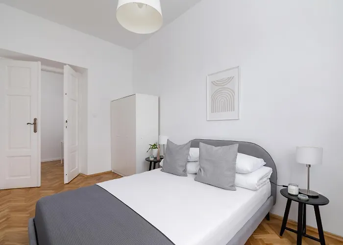 2-bedroom With Balcony - Dluga 65 Appartement Krakau