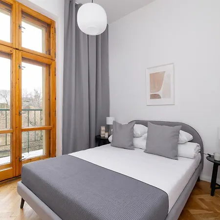 Apartment 2-bedroom With Balcony - Dluga 65